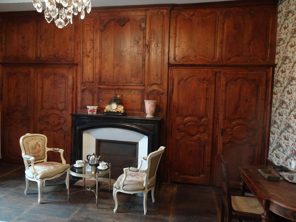 La Bromontoise Chambres D'Hotes Pontgibaud Δωμάτιο φωτογραφία