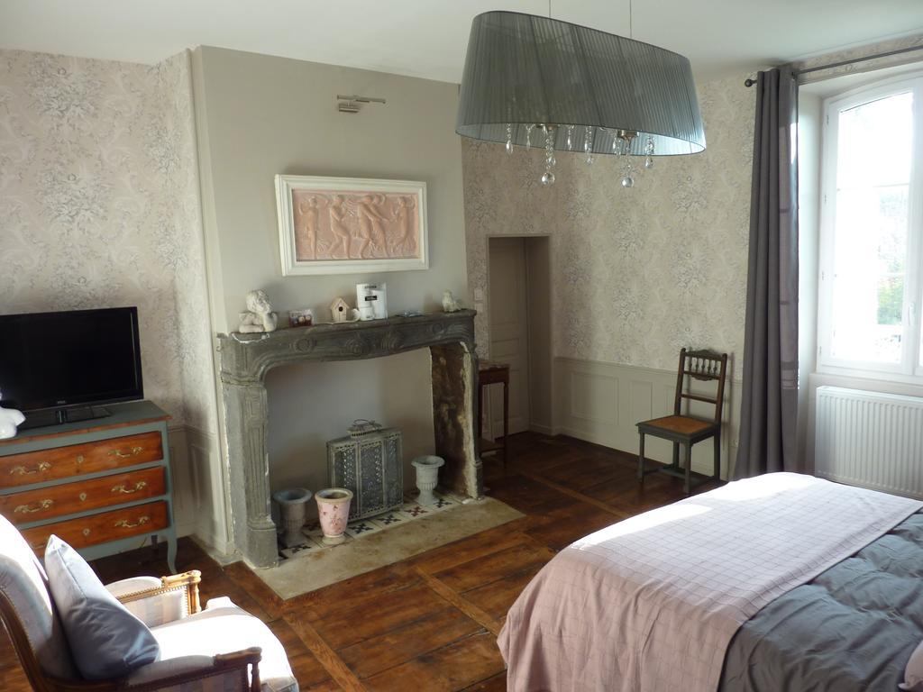 La Bromontoise Chambres D'Hotes Pontgibaud Δωμάτιο φωτογραφία