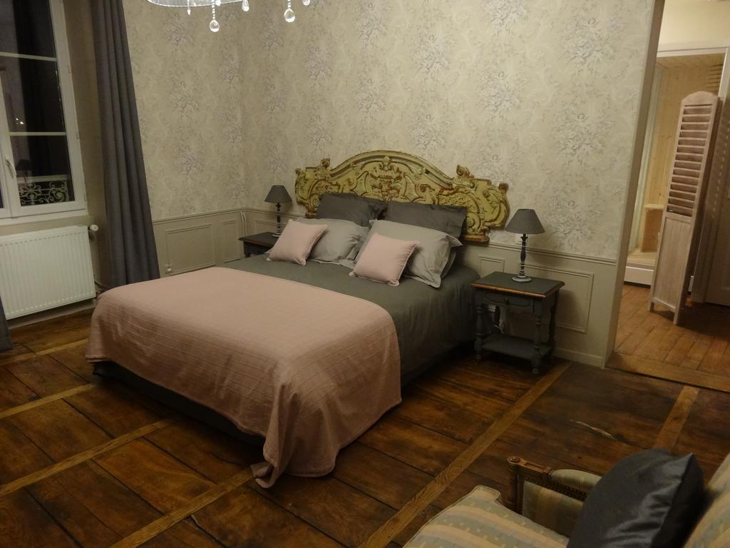 La Bromontoise Chambres D'Hotes Pontgibaud Δωμάτιο φωτογραφία